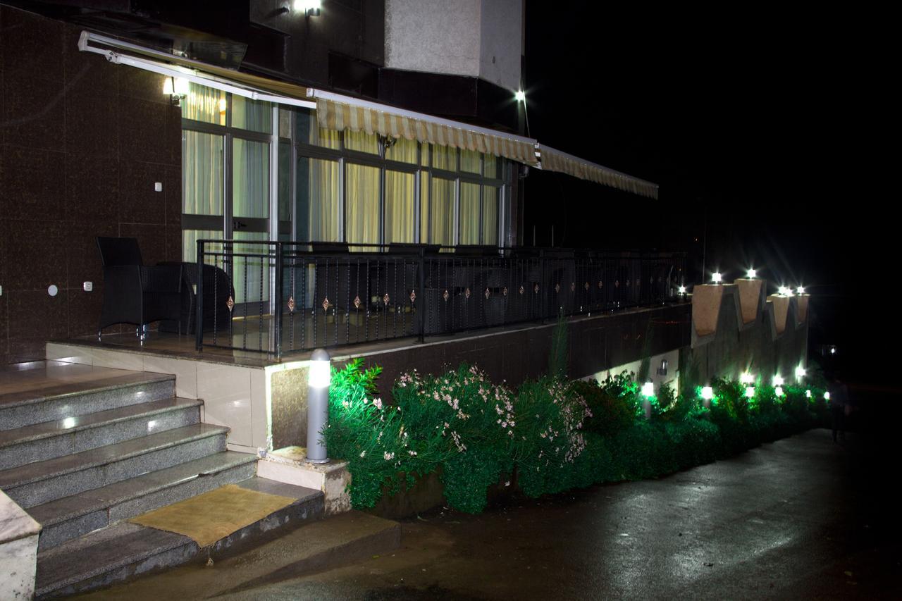 Manrashiwa Hotel Addis Abeba Buitenkant foto