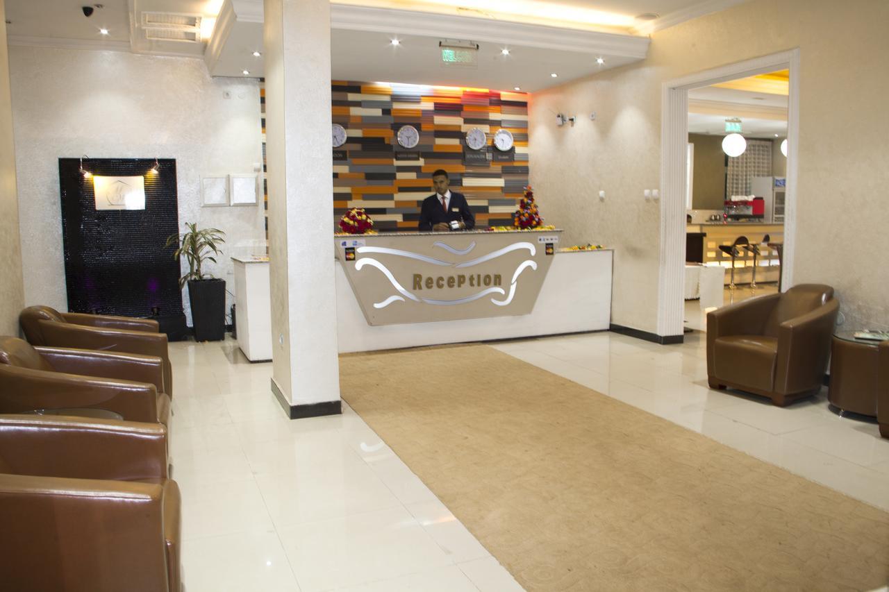 Manrashiwa Hotel Addis Abeba Buitenkant foto